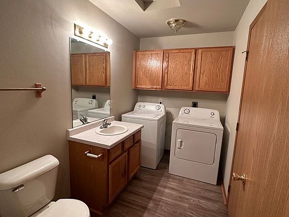 3rd image of 828 E Prairie Ln APT 2