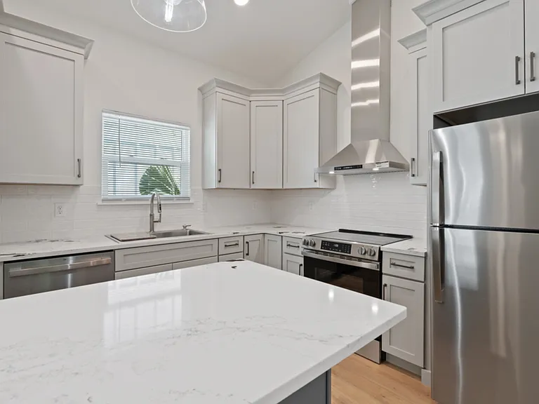 418 N C St — Photo 10