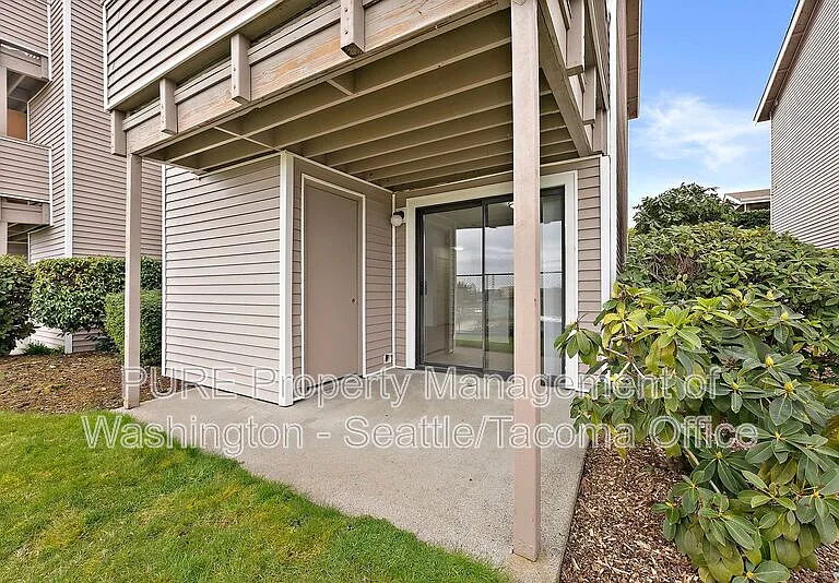 6601 S 8th St — Photo 66