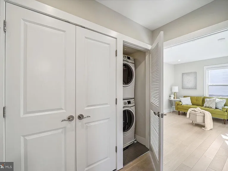 901 Lawrence St NE — Photo 12