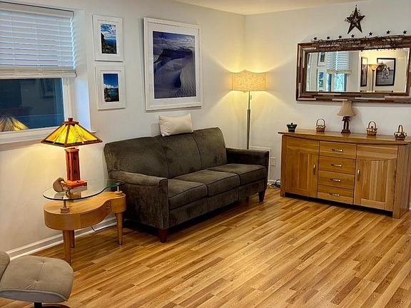 4th image of 13 Fairway Rd #13D