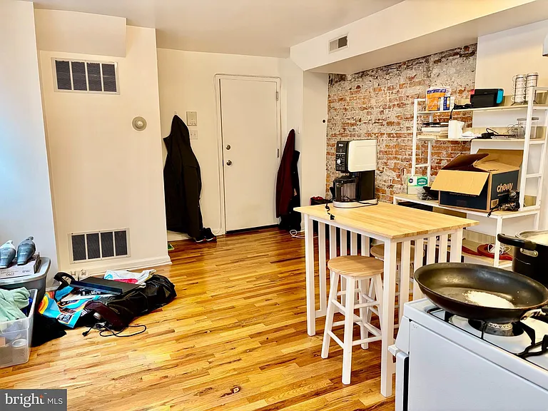 322 S 12th St #-2R — Photo 1