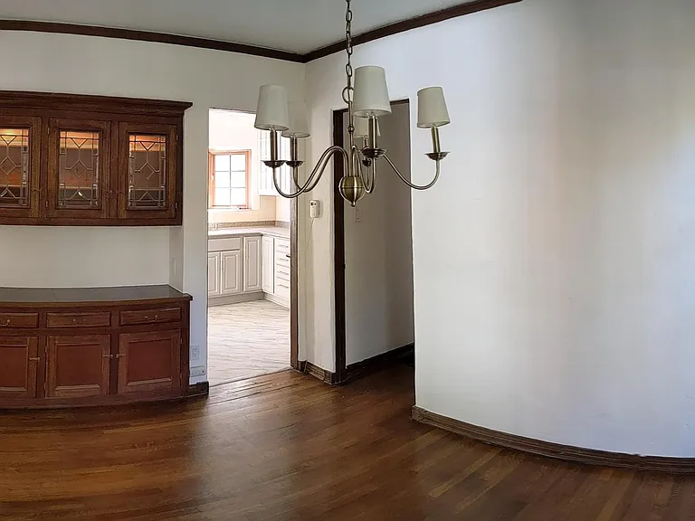 239 Orizaba Ave — Photo 7