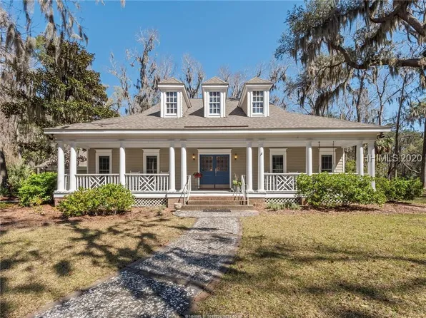 3 Magnolia Cres, Hilton Head Island, SC 29928