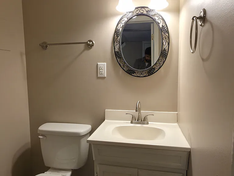24 Lerner Ct #32H — Photo 22