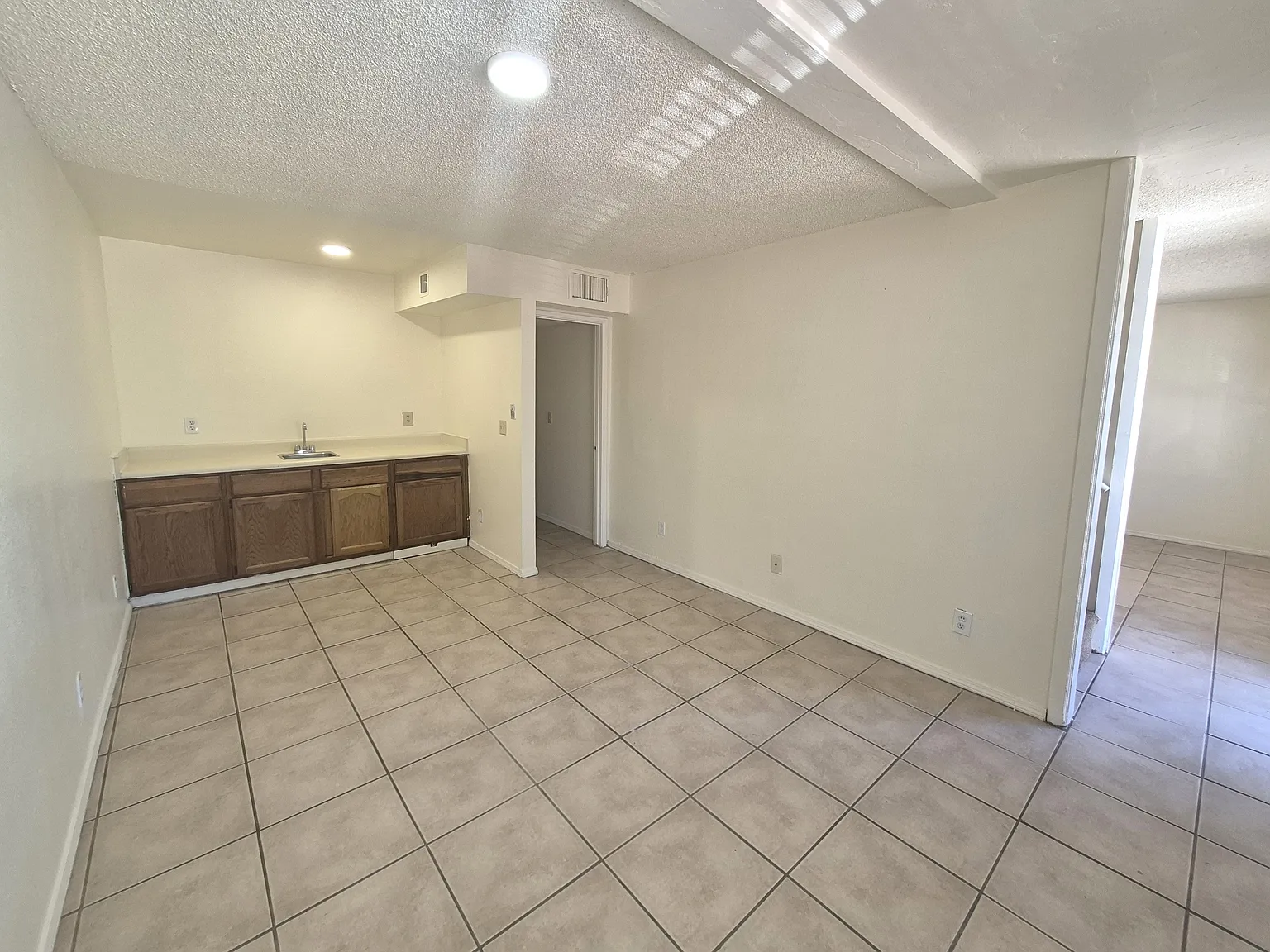 1017 North 6th Avenue - 1 — Photo 3