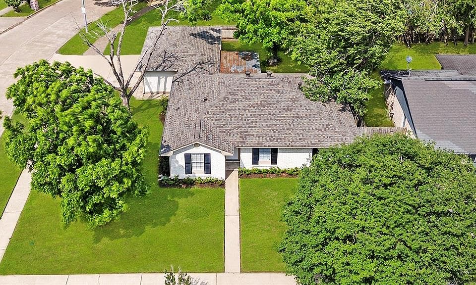 1st image of 10414 Heather Hill Drive