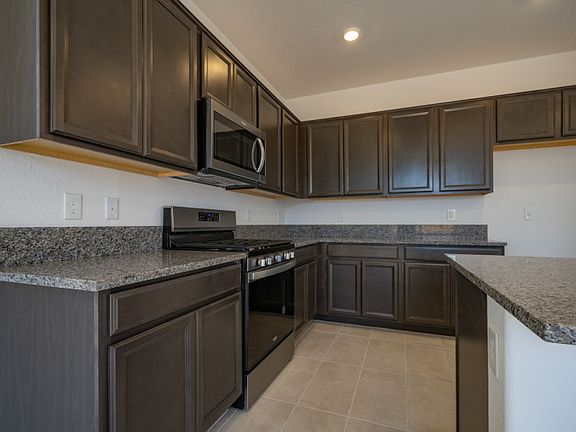 Halton Interior - Home 03310