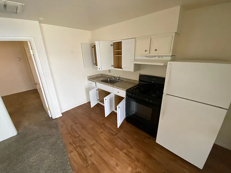 3121 Main Ave — Photo 4