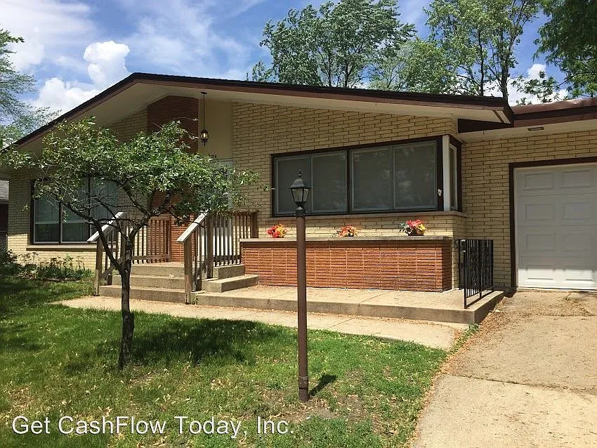 2356 184th St photo 1
