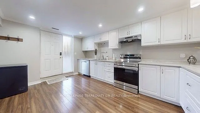 219 Beechgrove Dr #LOWER LVL — Photo 8