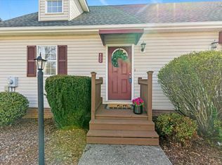 400 Hallbrook Dr #17, Johnson City, TN 37615