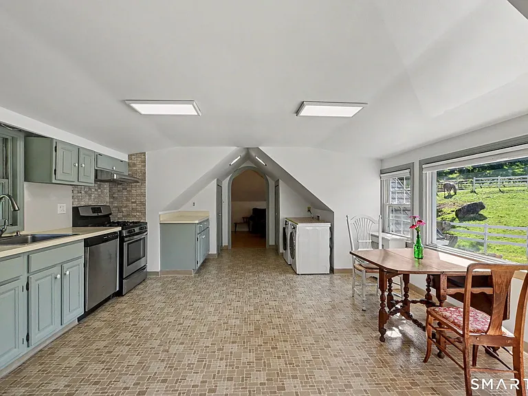 723 Riverbank Rd #GARAGE COTTAGE — Photo 4