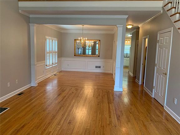 5th image of 2180 Glenhurst Dr