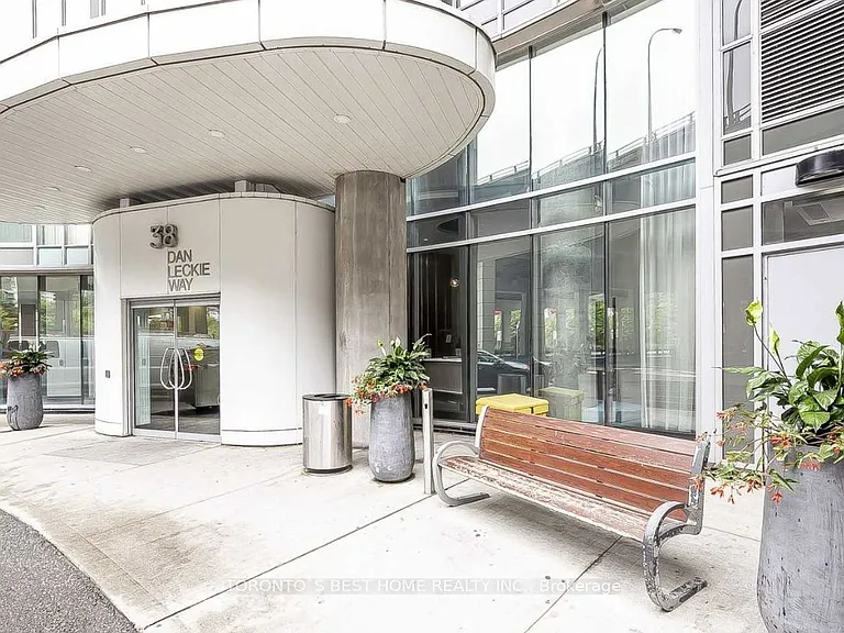 418 Lake Shore Blvd W — Photo 7
