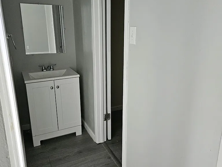 512 W Byrd Blvd — Photo 16