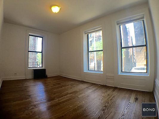4th image of 820 W 180th St APT 1
