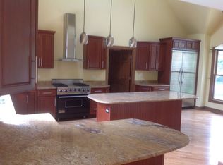 20877 N Birch St, Deerfield, IL 60015