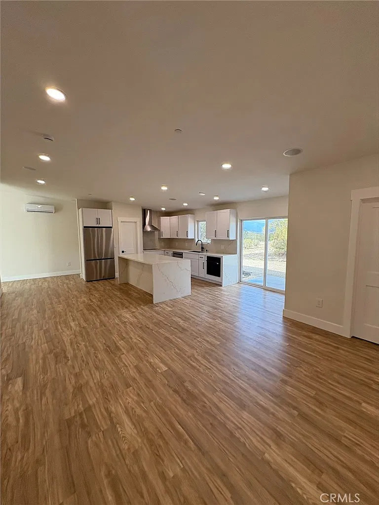 3 bed, 2.5 bath, 2557 sqft, $2,950 — Photo 3
