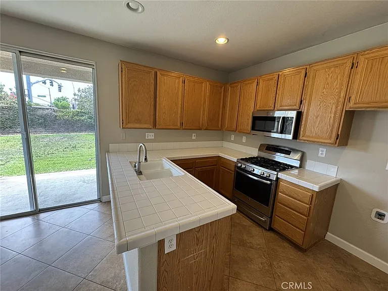 7030 Fontaine Pl — Photo 10