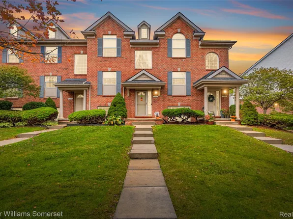 6391 Waldon Center Dr, Clarkston, MI 48346