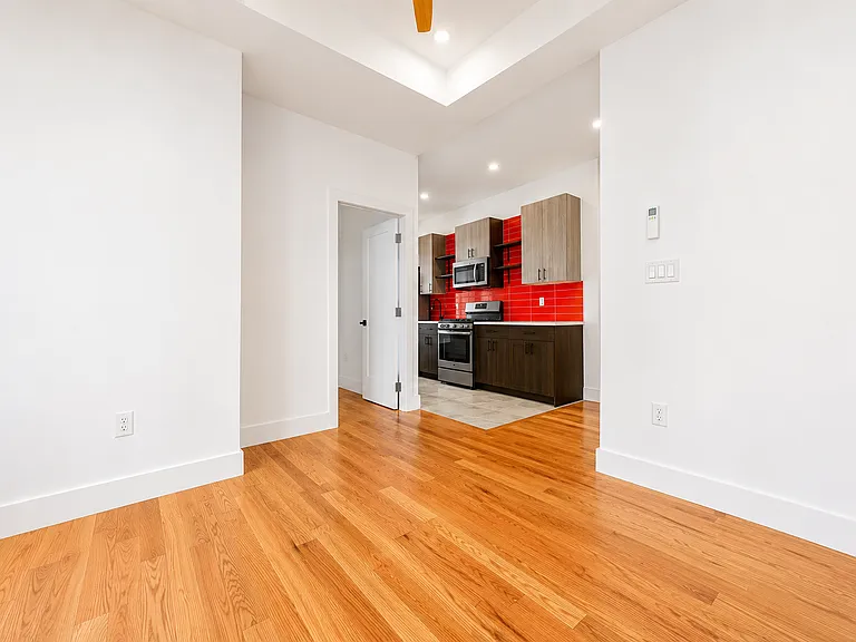 279 Kosciuszko St #401 — Photo 2