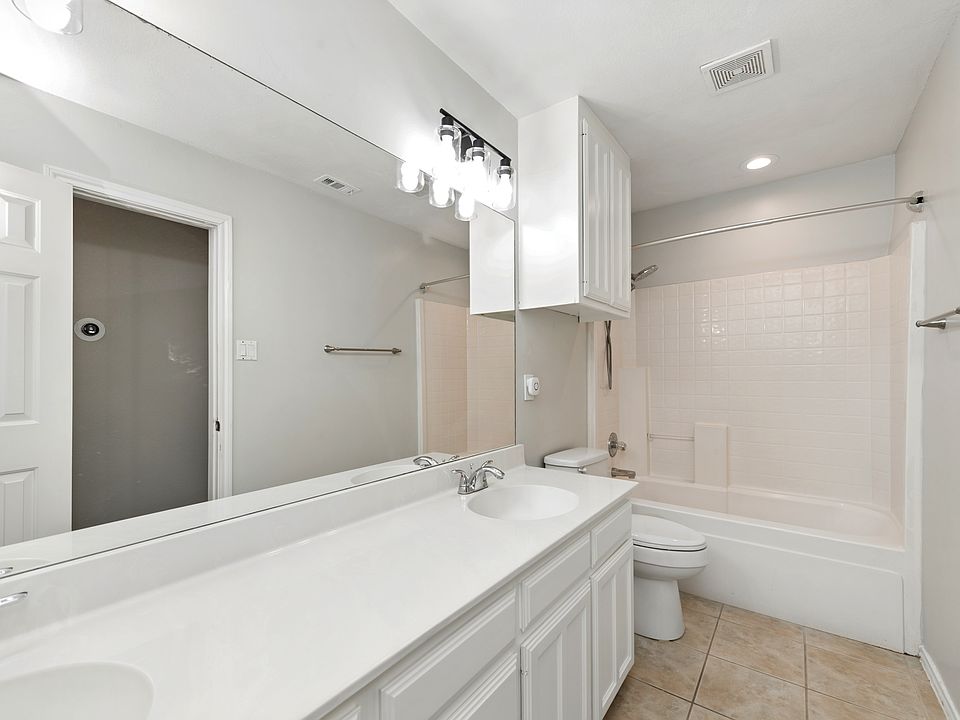 1st image of 5415 Plantation Ln