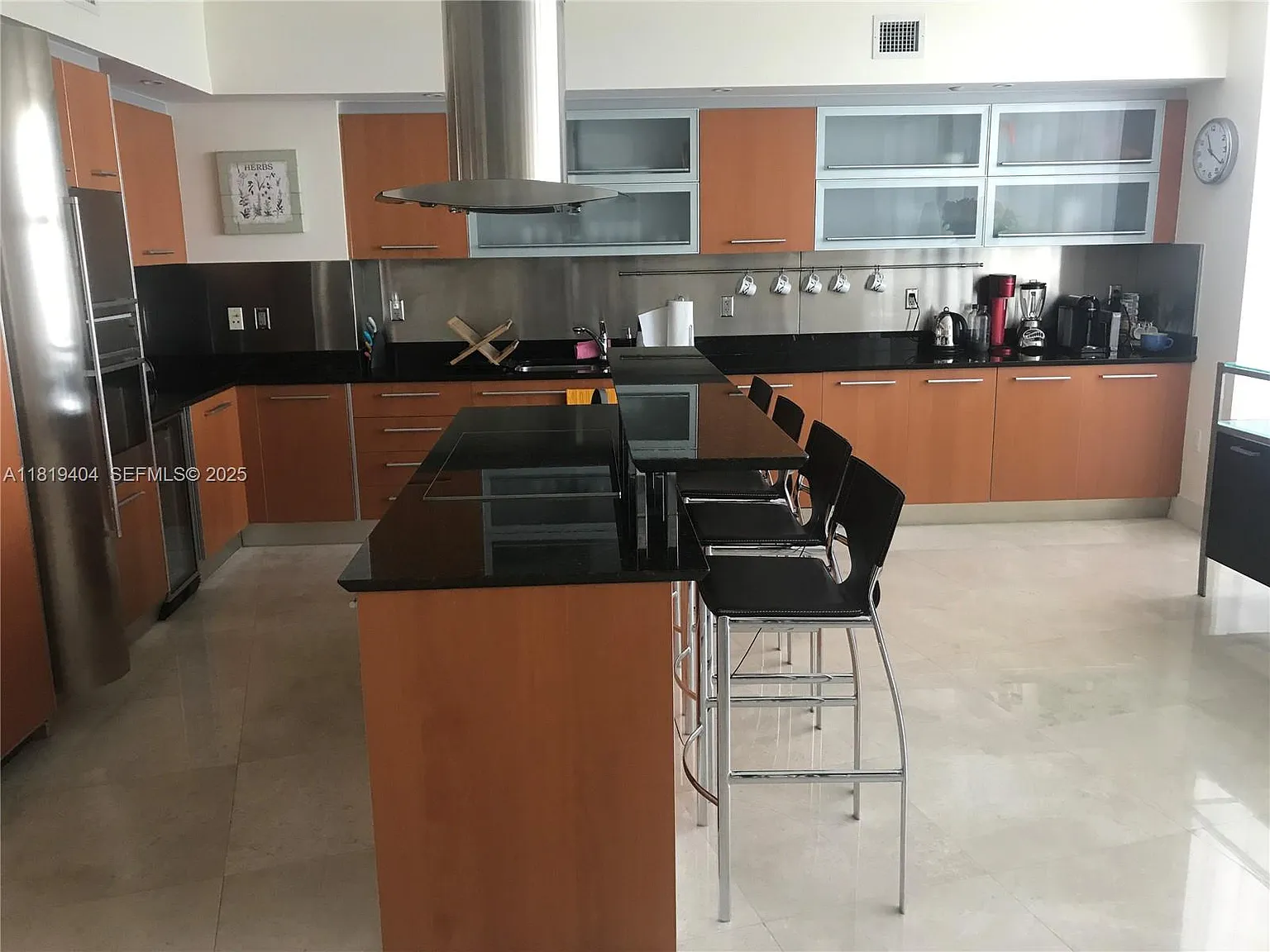 3 bed, 2974 sqft, $16,500 — Photo 3