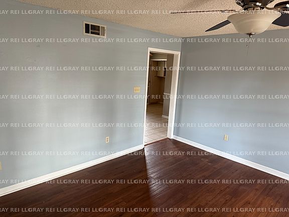 4th image of 104 Northfield Dr