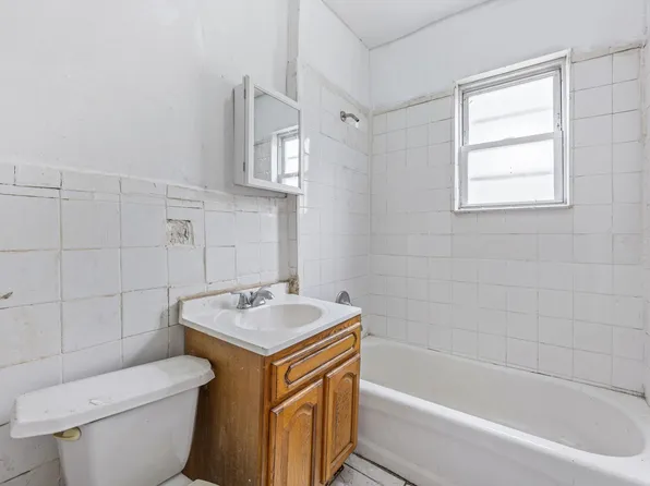 177-53 105th Avenue image 8 of 19