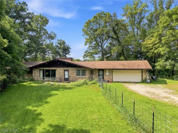 17500 E River Rd, Columbia Station, OH 44028