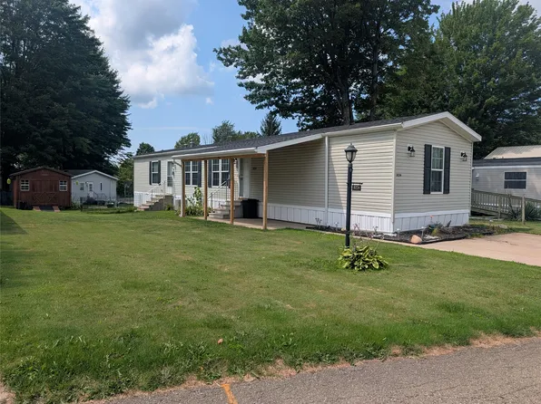 8224 Cloveridge Dr, Erie, PA 16509