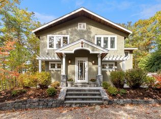 89 Pine St, Manchester, MA 01944