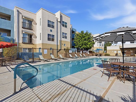 3rd image of 4401 Safelite Blvd NE #5106
