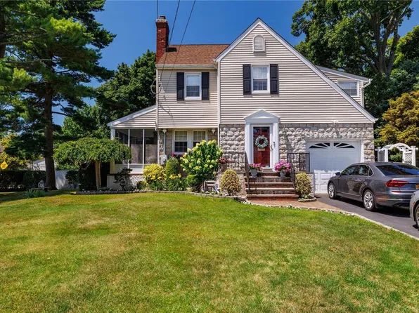 247 Kensington Road, Lynbrook, NY 11563