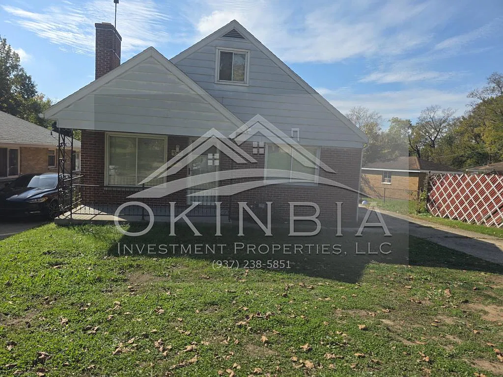 2826 Oxford Ave — Photo 1