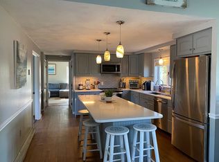 8 Kingston Ln, Narragansett, RI 02882