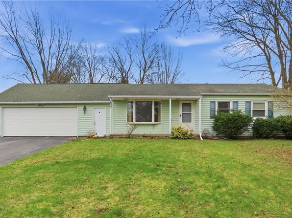 200 Mystic Ln, Rochester, NY 14623