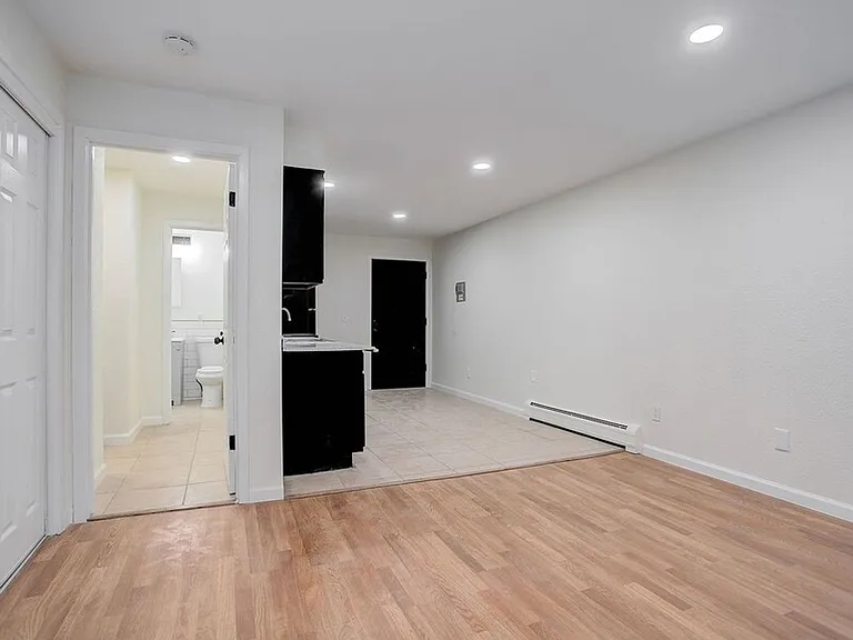 1 and 2 bed Apartments! Many with W/D in unit! Rent Specials! Call Today! Tour Today! — Photo 7