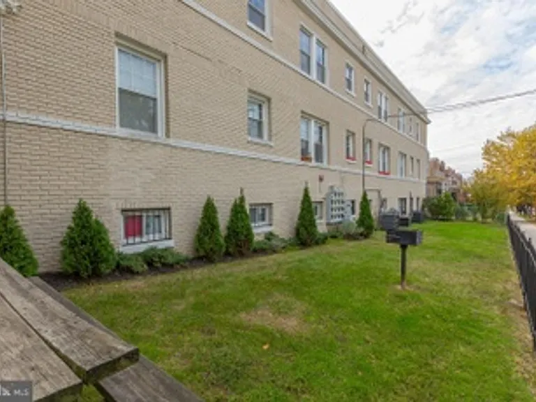 2824 12th St NE #203 — Photo 24