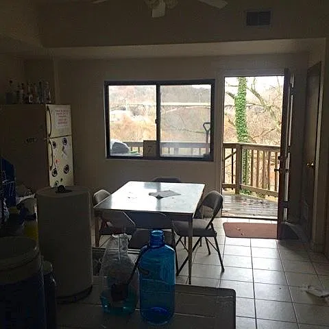 3 bed, 2124 sqft, $2,280 — Photo 2