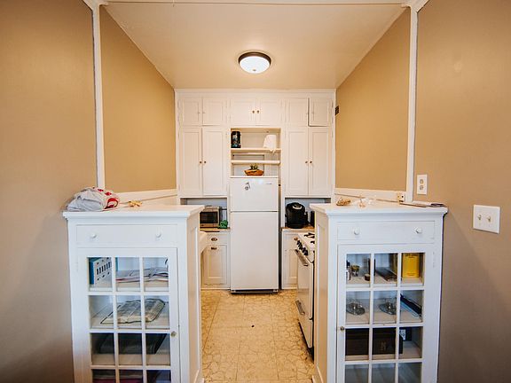 5th image of 119 W 33rd St #112