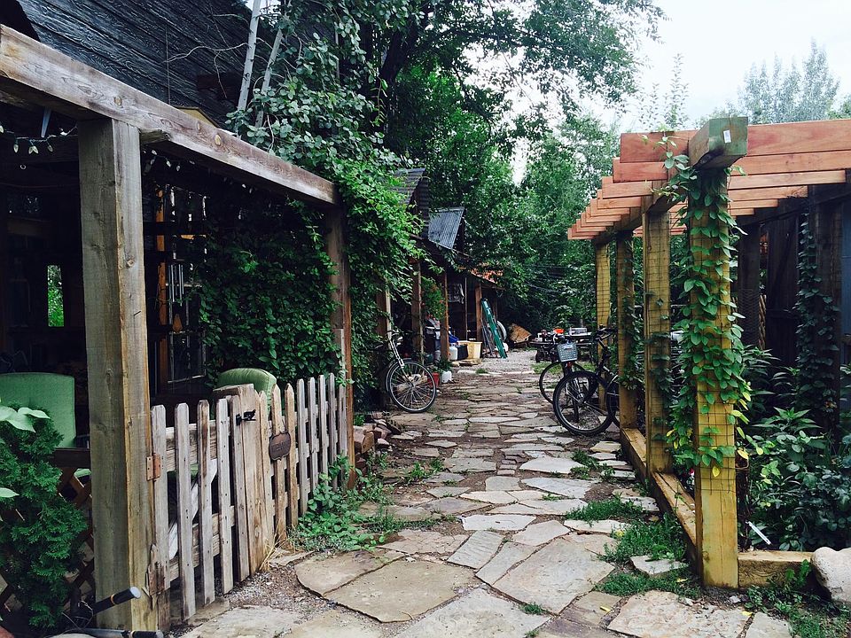 Active community of professionals and outdoor enthusiasts.