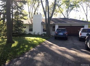 26049 Drake Rd, Farmington Hills, MI 48331