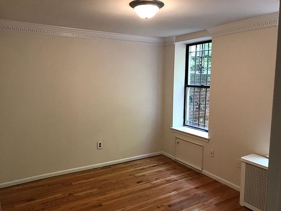 5th image of 240 E 90th St APT 1D
