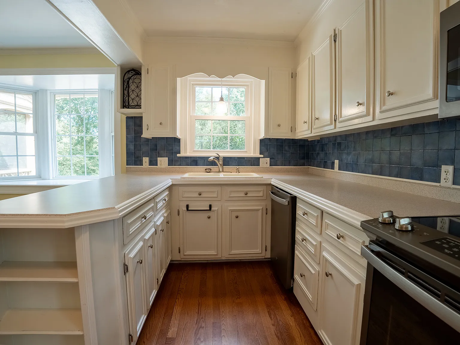 3 bed, 3.5 bath, 3063 sqft, $2,850 — Photo 3