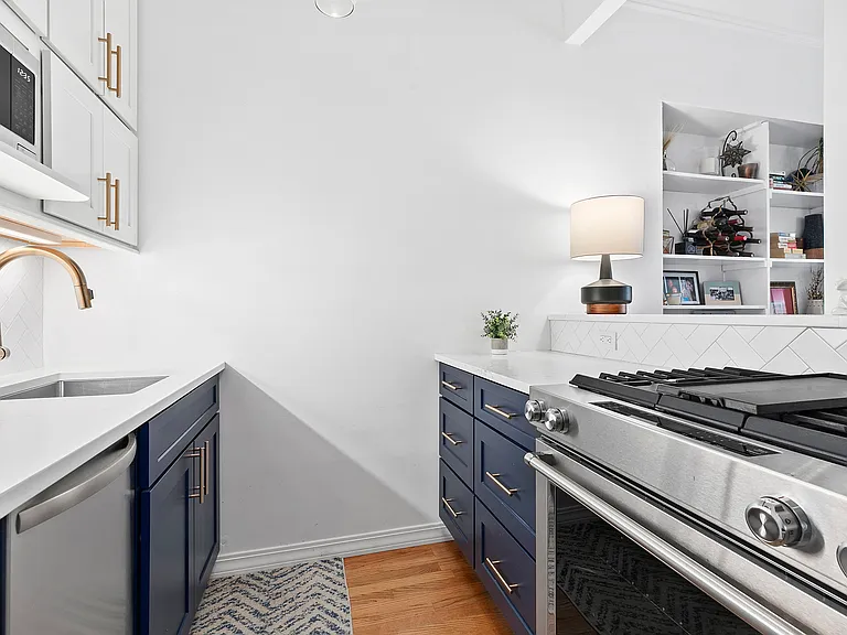 99 Bank St #5O — Photo 5