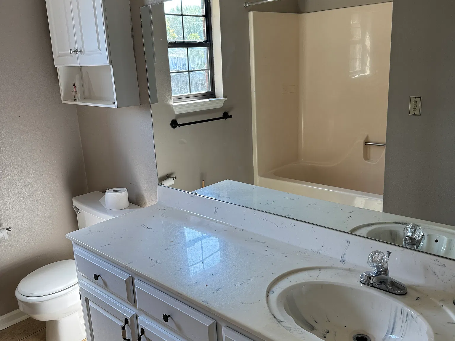 3 bed, 2.5 bath, 1711 sqft, $1,700 — Photo 4