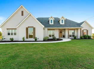 100 Stanford Ln, Springtown, TX 76082