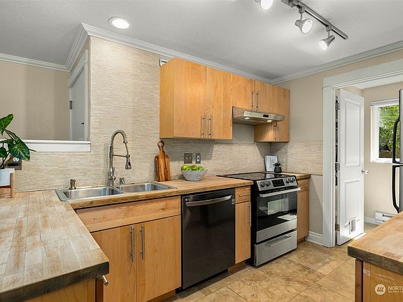 5th image of 732 Kirkland Circle #D101